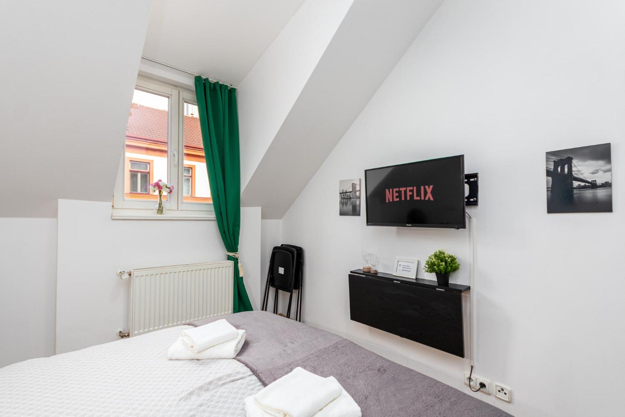 Private Retreat Close To Stations In 3 * Praha